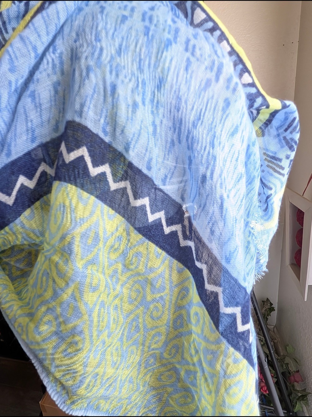 scSrf Sale ❤️7 For $35:  Lightweight Blue & Lime Patterned Scarf - Picture 2 of 5